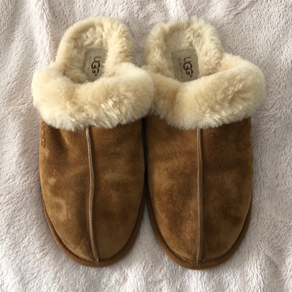 Womens tan ugg slippers